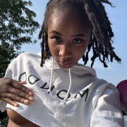 Cute petite & skinny ebony 🥵🍑🔥