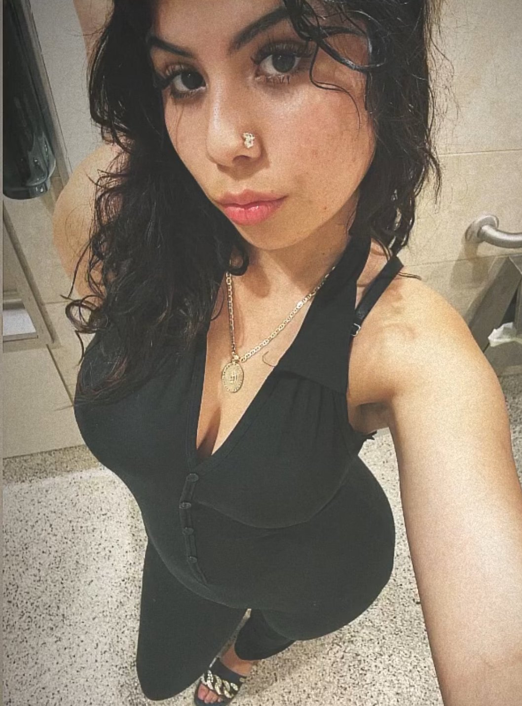 Slutty thick latina gets leaked 😳😳