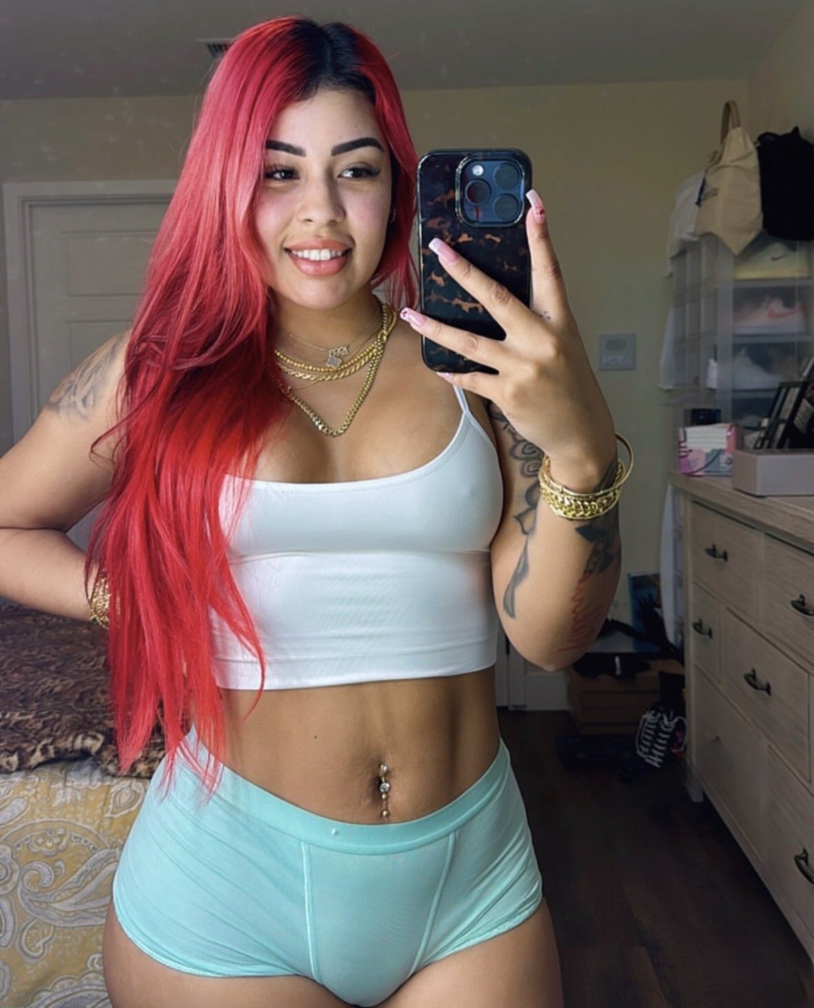 Latina yvette