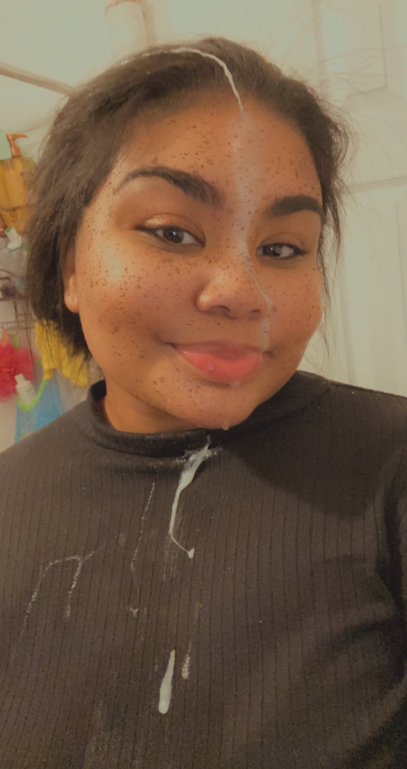 Latina cum facial