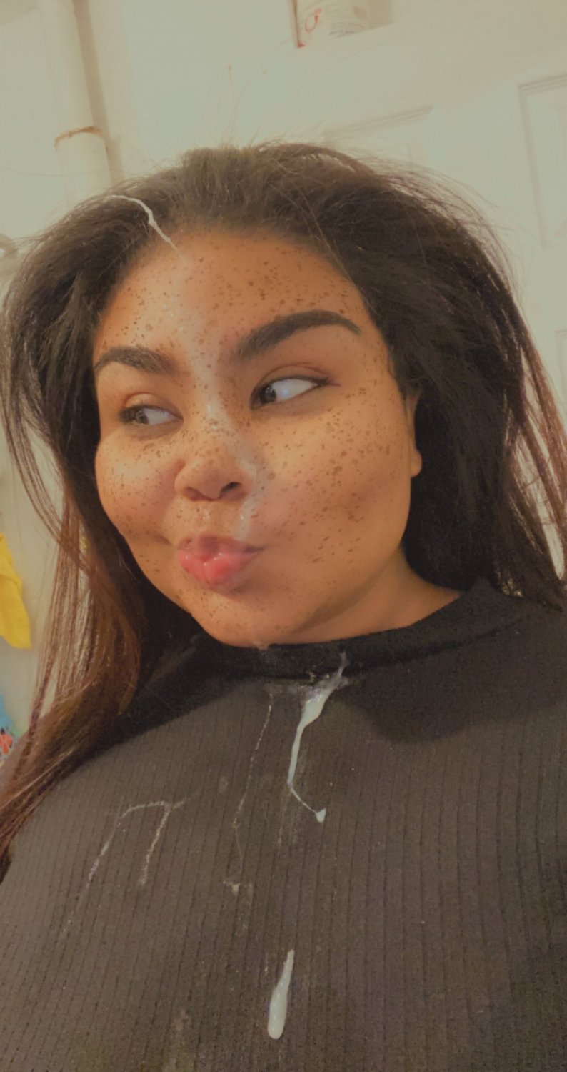 Latina cum facial