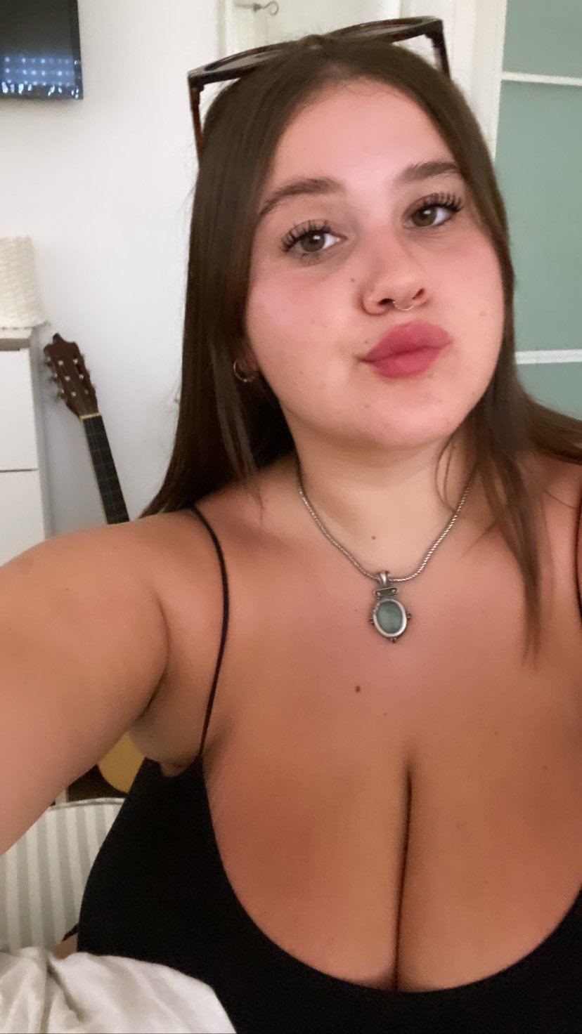 Busty 18yo israeli m1k@ xvi